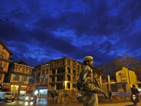 Kashmir: Deputy sarpanch shot at in Valley