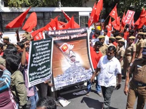 As it happened: DMK withdraws from UPA, hands in resignations As it happened: DMK withdraws from UPA, hands in resignations