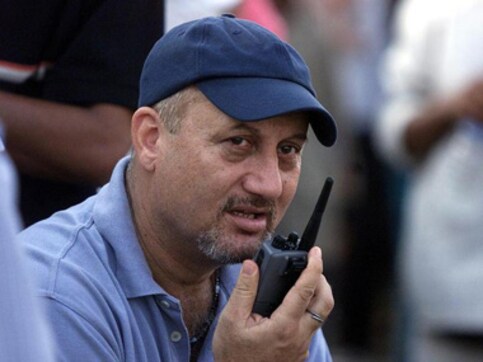 What Jeffrey Archer likes about Anupam Kher's book What Jeffrey Archer likes about Anupam Kher's book