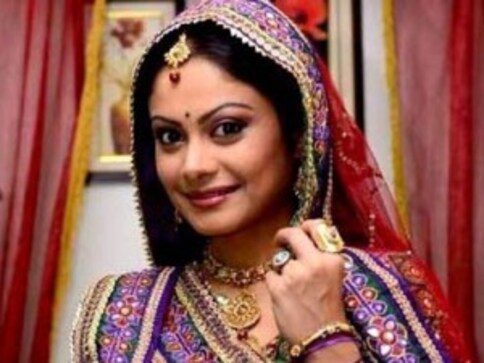Telugu TV artistes want 'Balika Vadhu' and other dubbed serials banned in Andhra