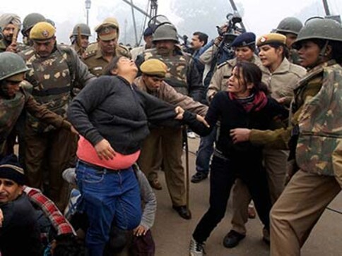 Sexual assault victims be handled by female police officers: SC