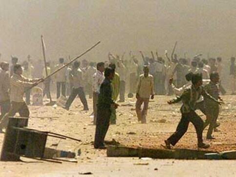 2002 Godhra riots: SC hearing of Zakia Jafri's plea challenging SIT decision to give clean chit to Narendra Modi set for 14 April 2002 Godhra riots: SC hearing of Zakia Jafri's plea challenging SIT decision to give clean chit to Narendra Modi set for 14 April