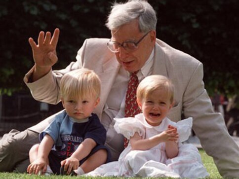 Pioneer of test-tube baby Robert Edwards dies at 87