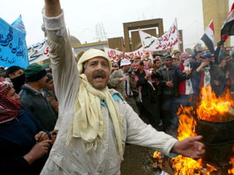 Security forces, Sunni protesters clash in Iraq killing 23 Security forces, Sunni protesters clash in Iraq killing 23