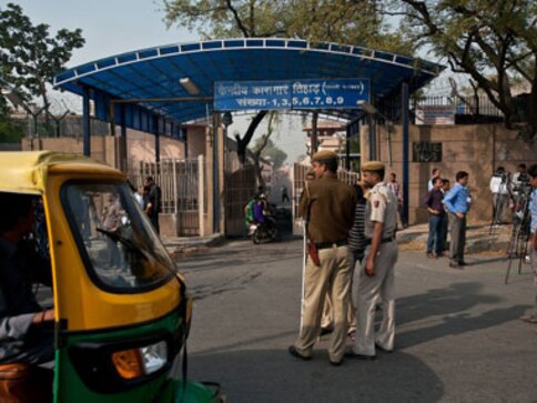 Delhi gangrape trial: Tihar officials say accused broke hand due to fall Delhi gangrape trial: Tihar officials say accused broke hand due to fall