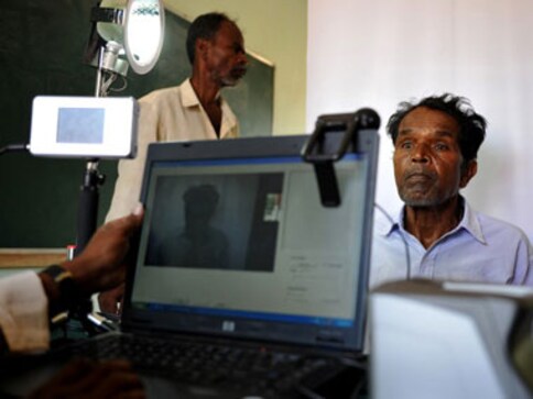 Plea against Aadhar, Delhi HC asks govt to respond
