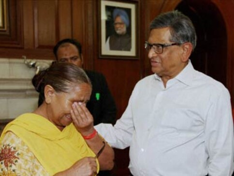 'Seriously' consider Sarabjit’s release, Khurshid tells Pak 'Seriously' consider Sarabjit’s release, Khurshid tells Pak