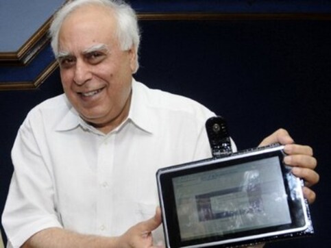 2G scam: Manmohan Singh, Chidambaram not involved, says Sibal 2G scam: Manmohan Singh, Chidambaram not involved, says Sibal