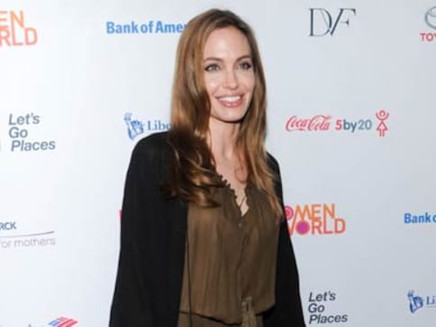 Angelina Jolie's aunt dies of breast cancer