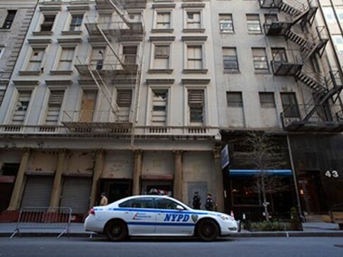 Not breaking the law: Women can go topless in New York Not breaking the law: Women can go topless in New York