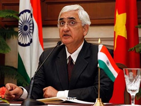 Khurshid arrives in Beijing for two-day visit Khurshid arrives in Beijing for two-day visit