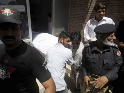 Sarabjit's security was compromised: Pak rights watchdog Sarabjit's security was compromised: Pak rights watchdog