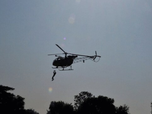 Indian Army chopper crashes in Siachen, both pilots safe Indian Army chopper crashes in Siachen, both pilots safe