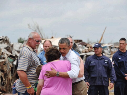 Oklahoma tornado: Obama meets victims