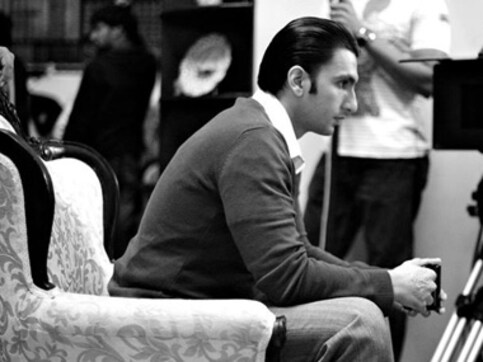 Lootera is a tribute to the 50s, Ranveer's style inspired by Dev Anand Lootera is a tribute to the 50s, Ranveer's style inspired by Dev Anand