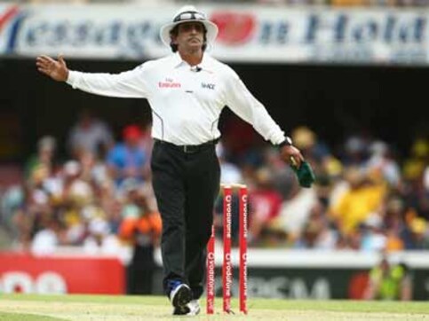 IPL spot-fixing: Did Umpire Asad Rauf receive expensive gifts from bookies? IPL spot-fixing: Did Umpire Asad Rauf receive expensive gifts from bookies?