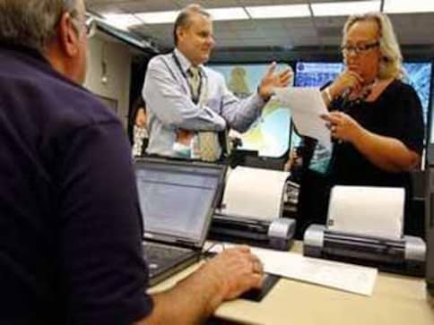 Beware of agents who promises gifts for insurance policy purchase