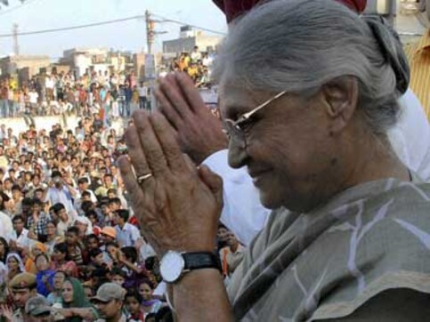 Delhi polls: Sheila Dikshit meets Sonia Gandhi Delhi polls: Sheila Dikshit meets Sonia Gandhi