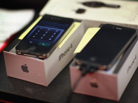 Samsung wins patent claim as US trade body bans older iPhones and iPads Samsung wins patent claim as US trade body bans older iPhones and iPads