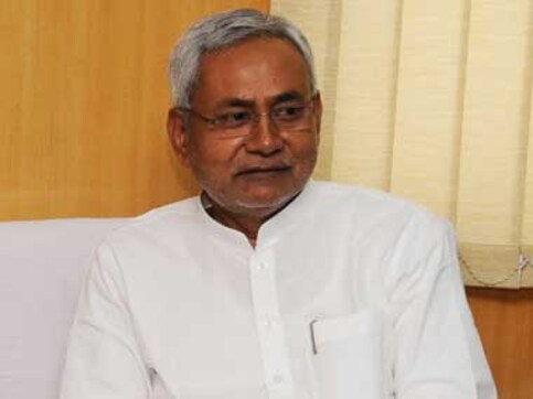 Bihar shutdown: JD(U), BJP workers clash, disrupt trains Bihar shutdown: JD(U), BJP workers clash, disrupt trains