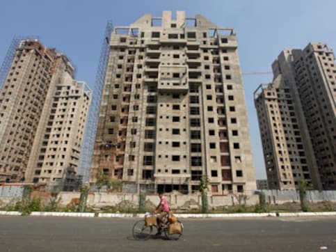 Investment flow into real estate drops 31% to $2.2 bn during January-June driven by liquidity crisis in NBFCs: Anarock Investment flow into real estate drops 31% to $2.2 bn during January-June driven by liquidity crisis in NBFCs: Anarock