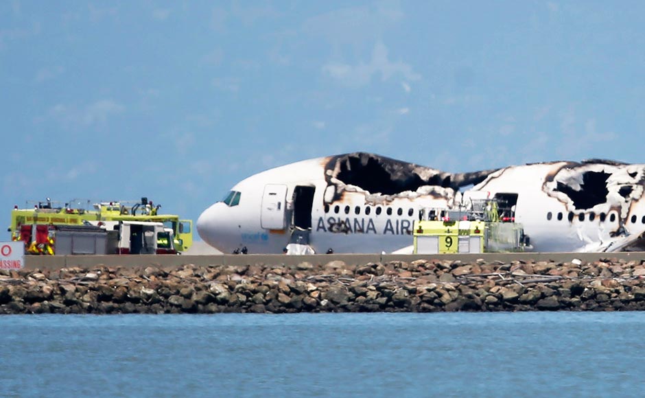 An Asiana Airlines Boeing 777 rests on the tarmac after crash landing at San Francisco International Airport in San Francisco, California. Two people have reportedly been killed: Stephen Lam/Reuters An Asiana Airlines Boeing 777 rests on the tarmac after crash landing at San Francisco International Airport in San Francisco, California. Two people have reportedly been killed: Stephen Lam/Reuters