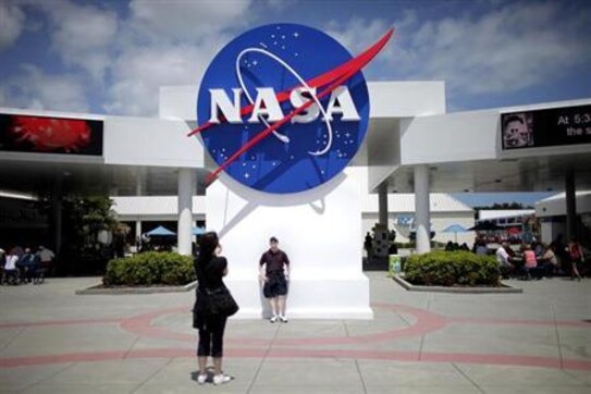 NASA spacecraft captures stunning images of Earth from 900 mn miles NASA spacecraft captures stunning images of Earth from 900 mn miles
