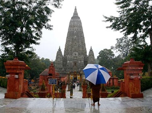 Eight blasts rock Mahabodhi temple in Bodhgaya, Bihar Eight blasts rock Mahabodhi temple in Bodhgaya, Bihar