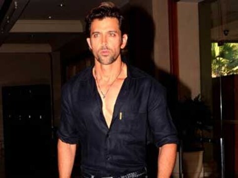 'Eyes on stars, feet on the ground': Hrithik's new poem has hit the town 'Eyes on stars, feet on the ground': Hrithik's new poem has hit the town