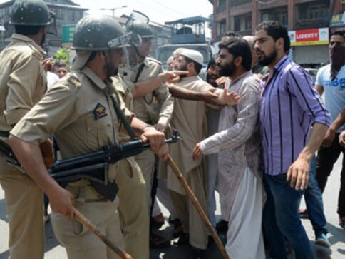 Srinagar-Jammu National Highway closed for traffic following violence