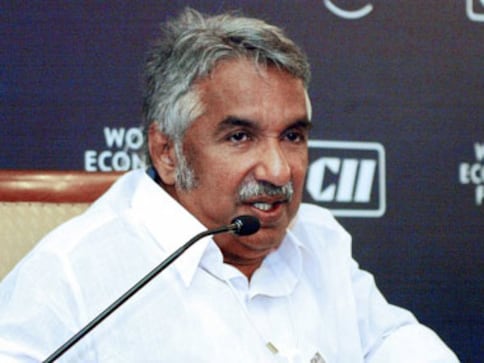 Solar scam: Oommen Chandy rules out quitting after HC remarks