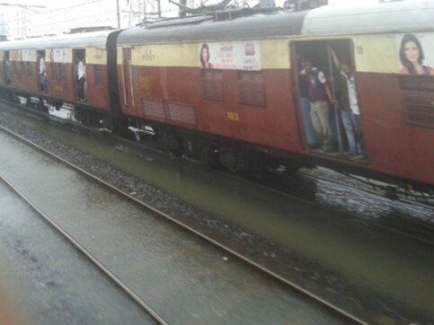 Mumbai rains: Harbour line trains come to standstill, other lines running late Mumbai rains: Harbour line trains come to standstill, other lines running late