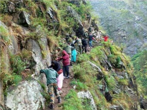 Uttarakhand relief: Cong asks Oppn to desist from playing politics Uttarakhand relief: Cong asks Oppn to desist from playing politics