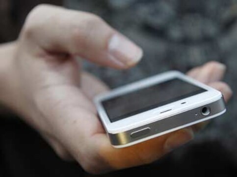 Apple's Q3 results beat Street estimates thanks to sales of older iPhones Apple's Q3 results beat Street estimates thanks to sales of older iPhones