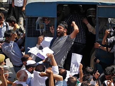 Kashmir: Fresh violence in Kishtwar, ASP among 10 injured