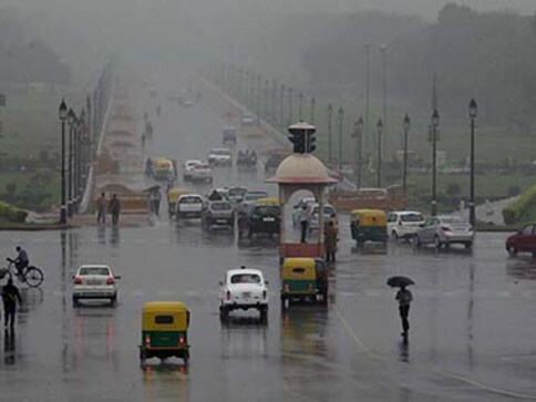 Delhi: Rains lash city, water logging in some areas Delhi: Rains lash city, water logging in some areas