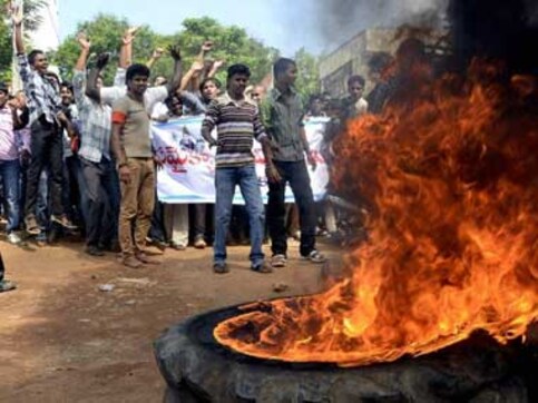 Seemandhra Cong MPs unfazed by suspension motion in LS Seemandhra Cong MPs unfazed by suspension motion in LS