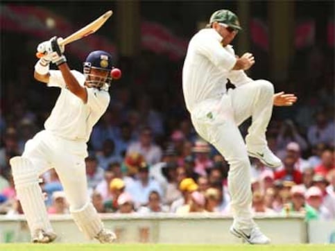 Gambhir finds form, scores century against Gloucestershire Gambhir finds form, scores century against Gloucestershire