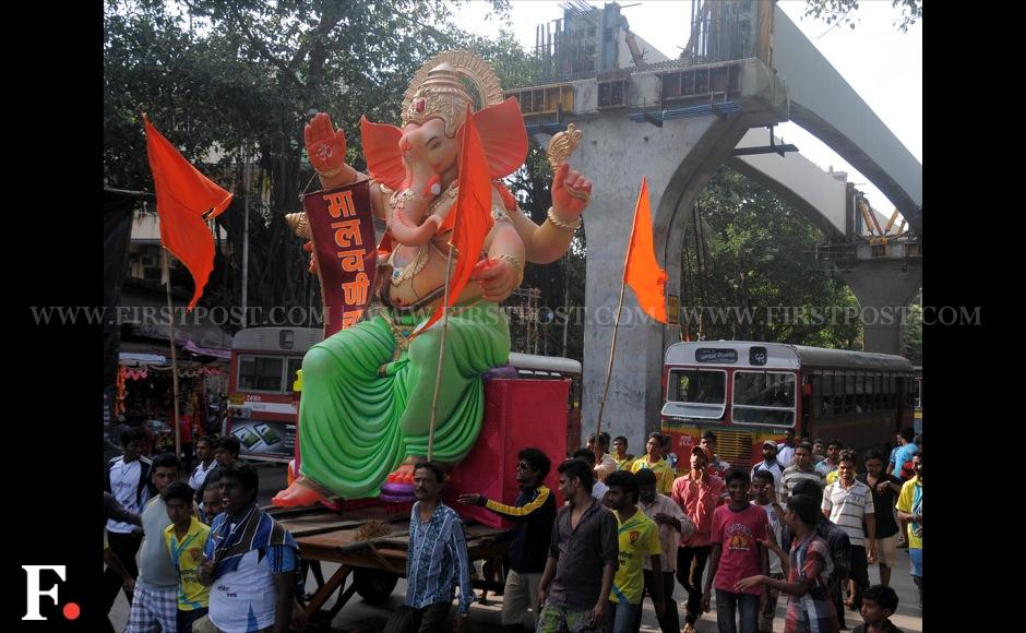 Sizable groups of people transporting Ganesha idols have held up traffic at some places in Mumbai. However, no one's complaining. SachinGokhale/Firstpost Sizable groups of people transporting Ganesha idols have held up traffic at some places in Mumbai. However, no one's complaining. SachinGokhale/Firstpost