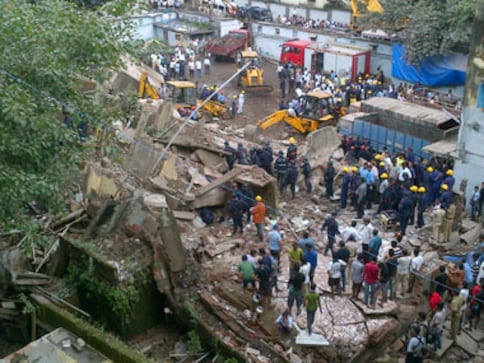 Forty three dead and 32 injured in Mumbai building collapse