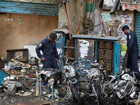 Hyderabad blasts: Bhatkal's aide Asadullah produced in court by NIA Hyderabad blasts: Bhatkal's aide Asadullah produced in court by NIA