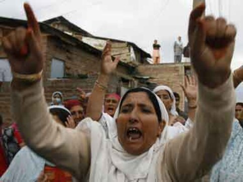 Separatist leaders under house arrest, curfew on in Shopian