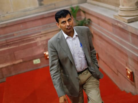 Is Rajan trying to do what Paul Volcker did in the US ?