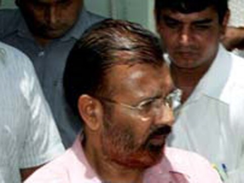 Ishrat case: CBI questions Vanzara over his resignation letter Ishrat case: CBI questions Vanzara over his resignation letter