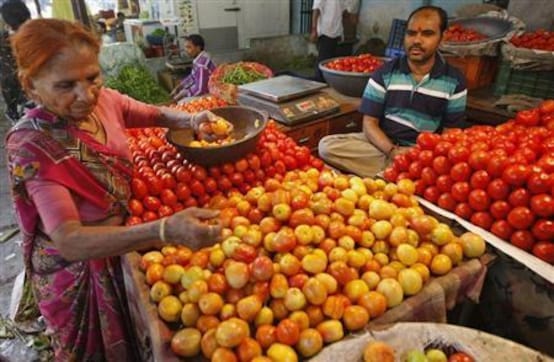 After onions, tomato sells at Rs 80/kg; rice to get pricier too After onions, tomato sells at Rs 80/kg; rice to get pricier too