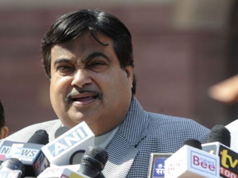 Gadkari slams Congress' 'low standard of politics' Gadkari slams Congress' 'low standard of politics'