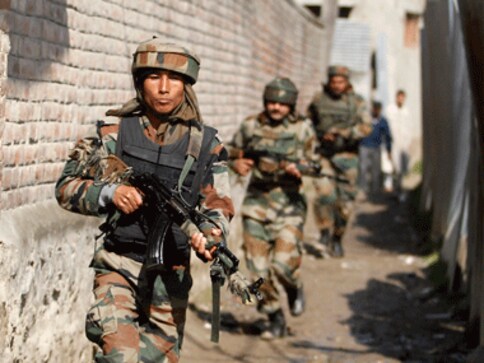 BSF jawan injured as Pak violates ceasefire in J&K