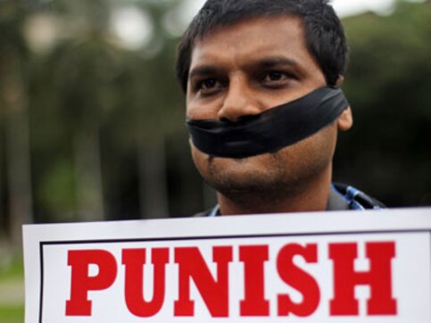 Mumbai gangrape: Photojournalist faints in court during deposition Mumbai gangrape: Photojournalist faints in court during deposition