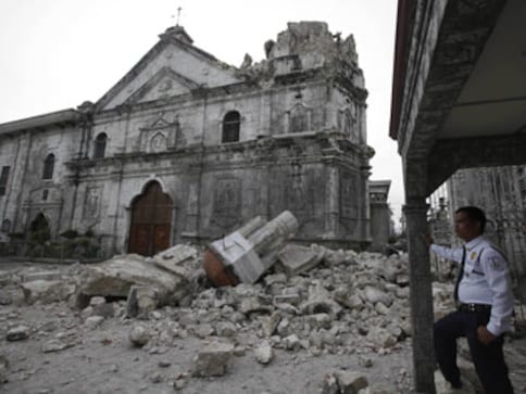 Death toll in Philippines earthquake mounts to 107
