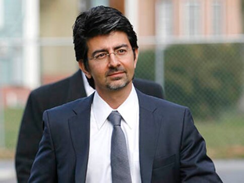eBay's Omidyar wants readers to be engaged citizens
